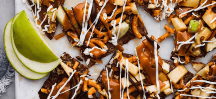 caramel-apple-bark-with-pretzels